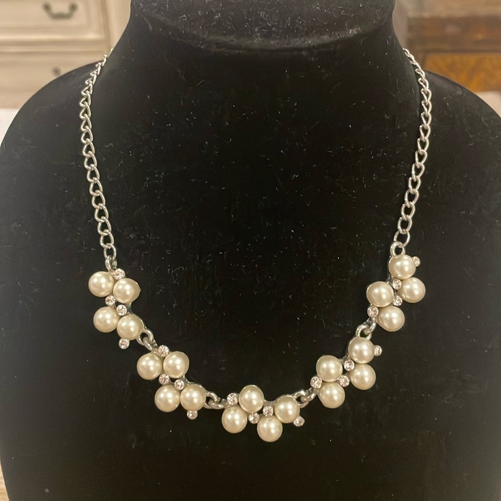 Vintage Silver Tone Faux Pearl Rhinestone Collar Pendant Statement Necklace